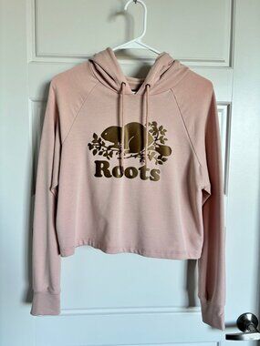 NWOT Roots Blush Pink Cropped Hoodie — Metallic Gold Beaver Logo, Women's M